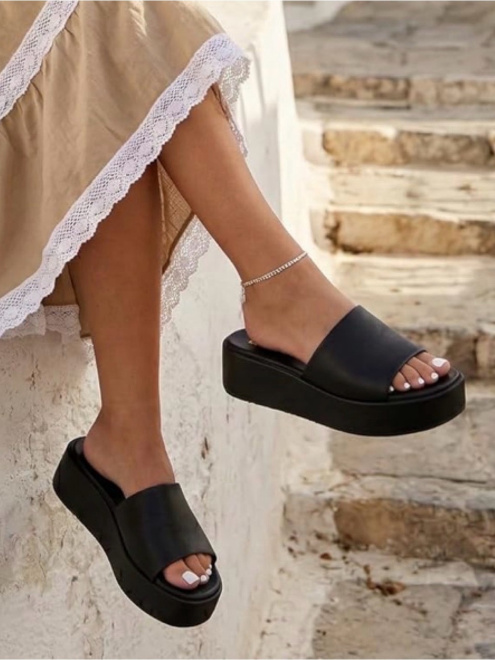 Cushionaire Kudos Platform Slide Sandals Black Size 8 NWOT
